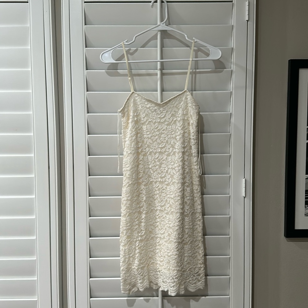 Here i am selling a lace zara dress in size medium that i have never worn.